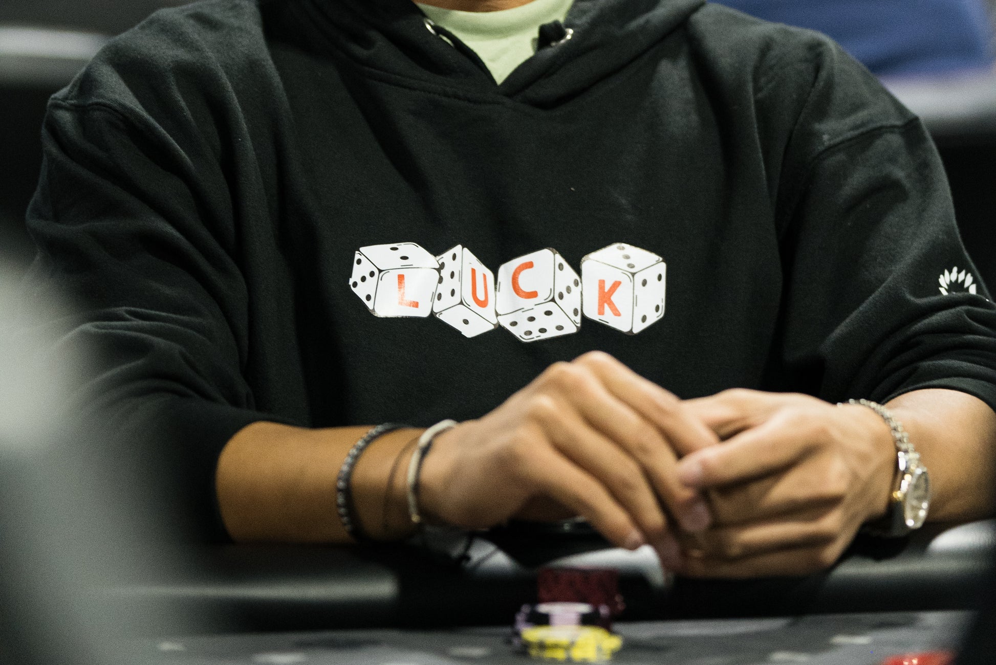 Dice_Hoodie_In_The_Table